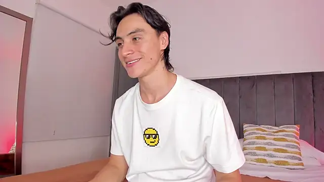 Snapshot of AlexanderHall chatting on October 4, 8:54 pm AlexanderHall online show from October 4, 8:54 pm