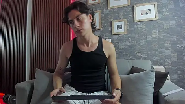 Snapshot of AlexanderHall chatting on September 19, 1:20 am AlexanderHall online show from September 19, 1:20 am