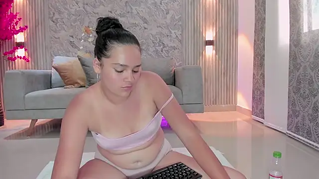 karlie small online show from March 4, 7:32 pm