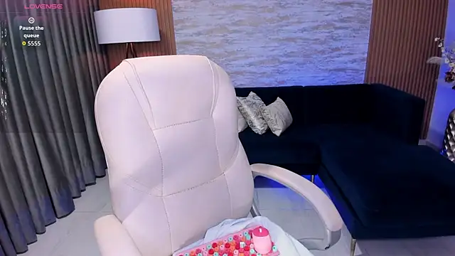 Snapshot of karlie_small chatting on July 16, 3:25 am karlie small online show from July 16, 3:25 am