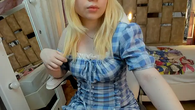 Melody Lolii online show from February 9, 6:06 pm