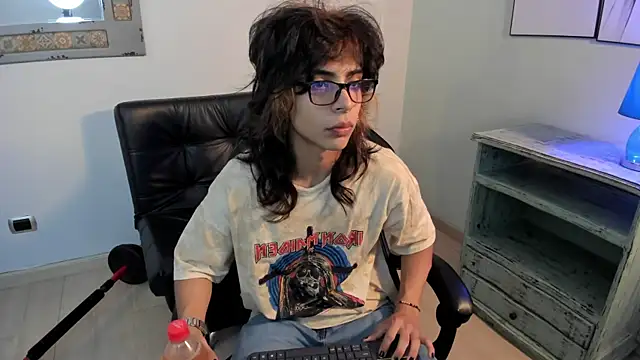 Dereck Manson online show from October 18, 11:45 am