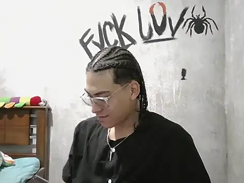 dirty model online show from March 9, 2:15 am