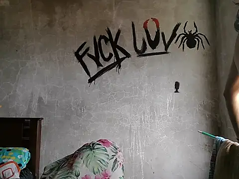 dirty model online show from March 29, 6:20 pm