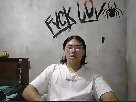 dirty model online show from March 28, 5:41 am