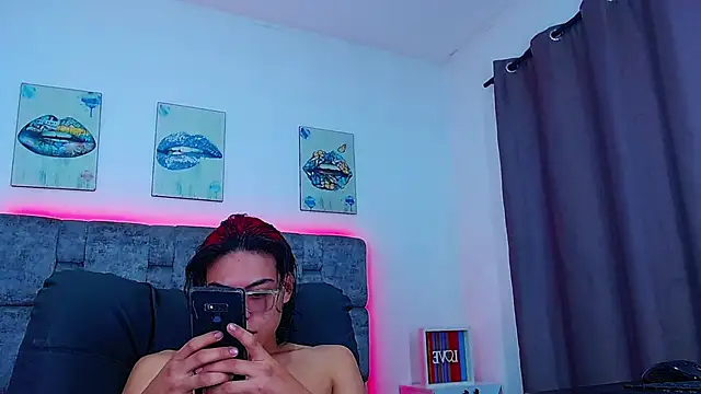 Snapshot of dirty_model chatting on October 12, 2:46 am dirty model online show from October 12, 2:46 am