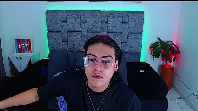 Snapshot of dirty_model chatting on October 4, 12:56 am dirty model online show from October 4, 12:56 am