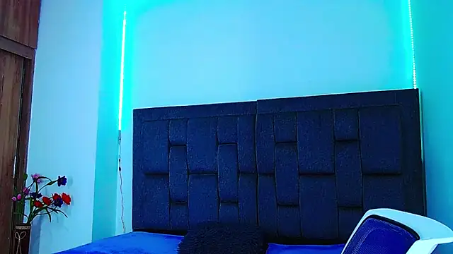 Snapshot of dirty_model chatting on October 3, 4:14 am dirty model online show from October 3, 4:14 am