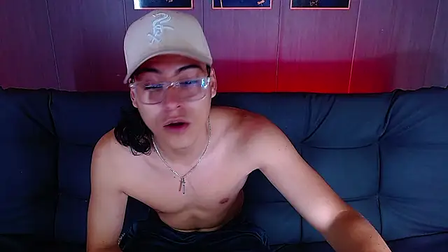 dirty model online show from February 17, 11:13 pm