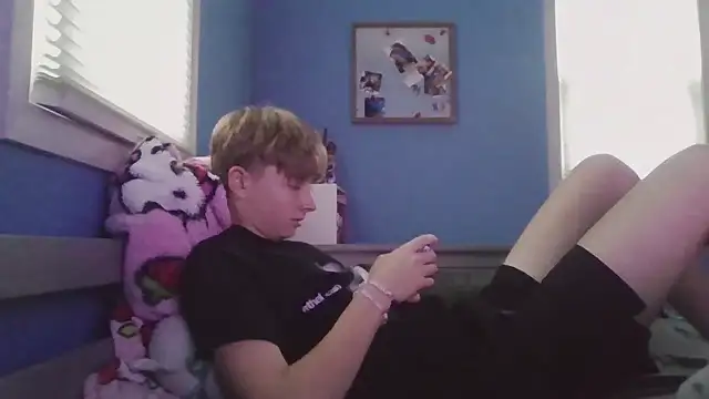 Liam axel35 online show from October 6, 7:47 pm