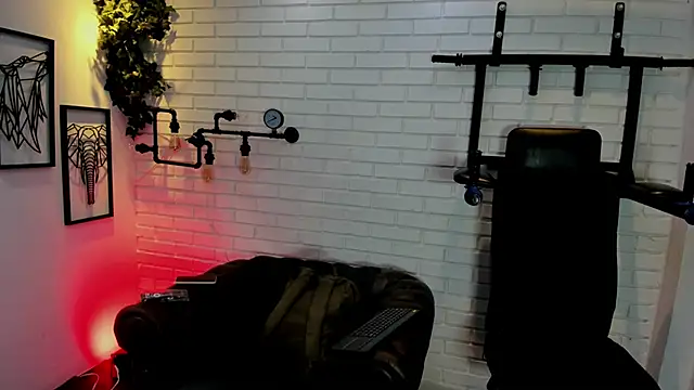 ItaloMoore online show from October 20, 11:22 am