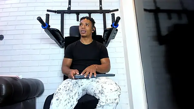 ItaloMoore online show from February 22, 11:34 am