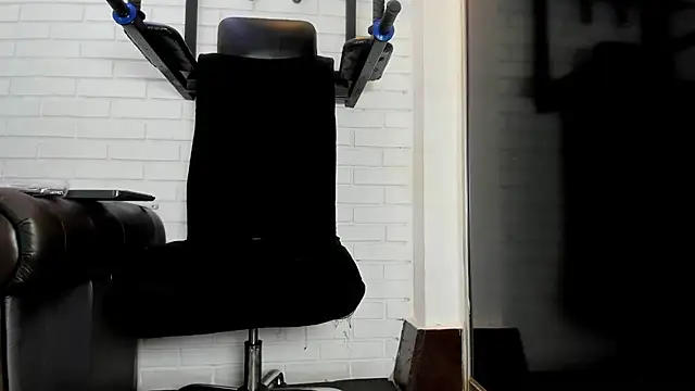 ItaloMoore online show from January 11, 11:39 am