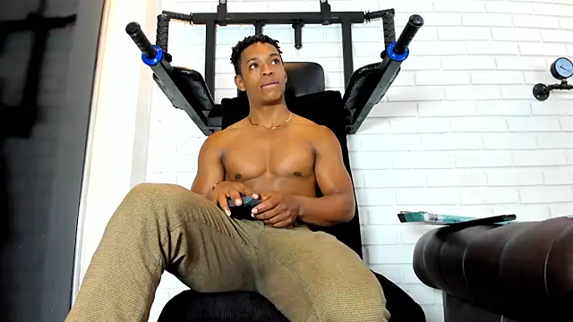 ItaloMoore online show from March 2, 1:07 pm