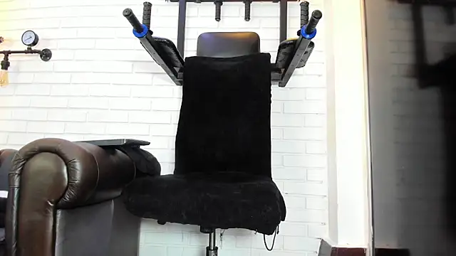 ItaloMoore online show from February 11, 11:21 am