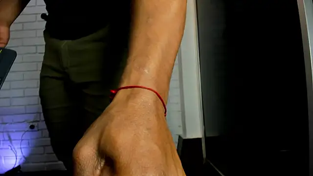 ItaloMoore online show from February 16, 11:53 am