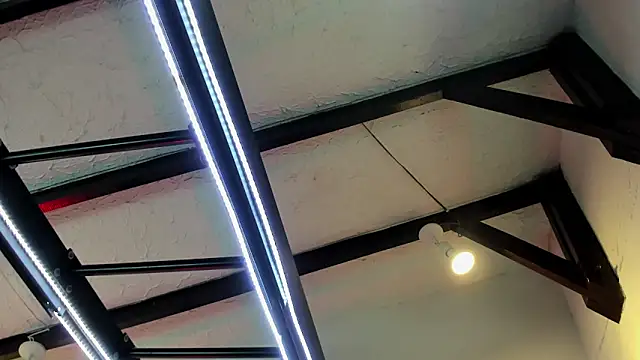 ItaloMoore online show from November 23, 11:20 am