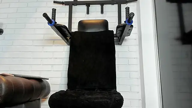 ItaloMoore online show from October 28, 12:48 pm