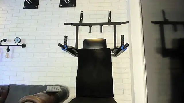 ItaloMoore online show from October 7, 11:33 am