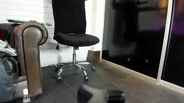 ItaloMoore online show from March 13, 11:15 am