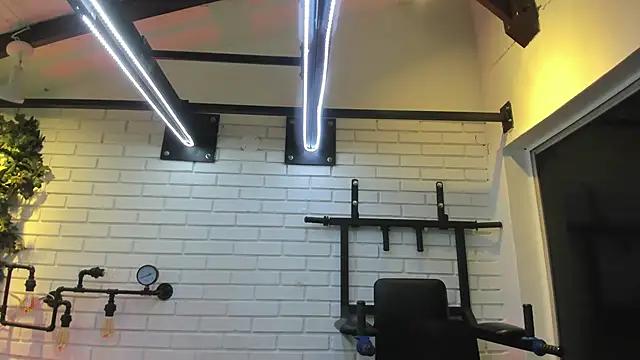 ItaloMoore online show from November 4, 11:14 am