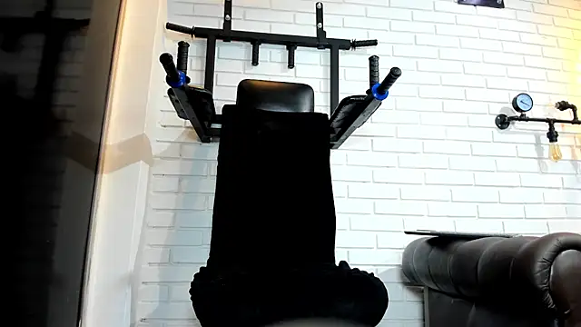 ItaloMoore online show from April 8, 12:28 pm