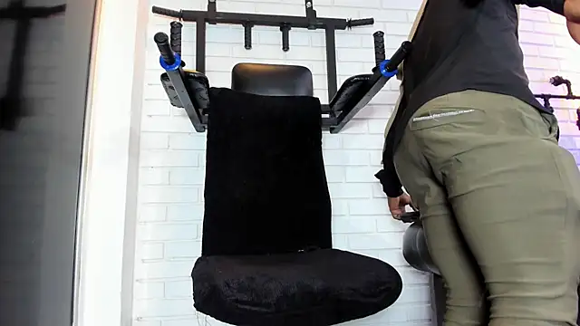 ItaloMoore online show from March 10, 11:14 am