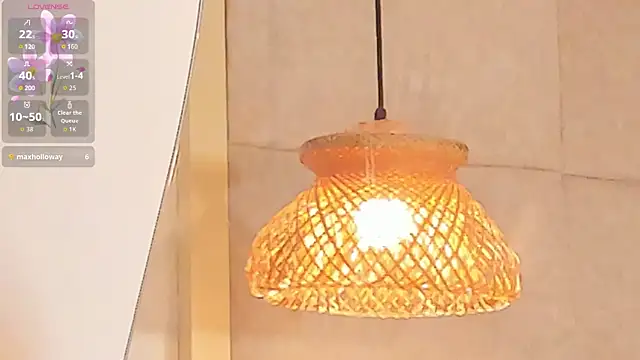 Snapshot of VioletHilton chatting on November 11, 6:47 pm VioletHilton online show from November 11, 6:47 pm