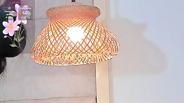 Snapshot of VioletHilton chatting on November 4, 7:17 pm VioletHilton online show from November 4, 7:17 pm