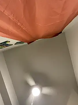 Snapshot of adamdamn chatting on March 27, 12:41 am adamdamn online show from March 27, 12:41 am