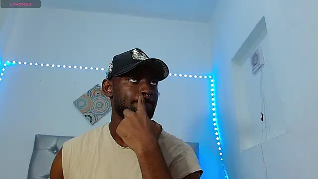 eebony stallion online show from November 14, 6:11 pm