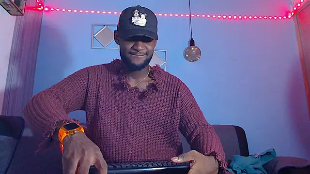 Snapshot of eebony_stallion chatting on February 28, 3:17 am eebony stallion online show from February 28, 3:17 am