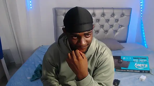 eebony stallion online show from November 28, 6:19 pm