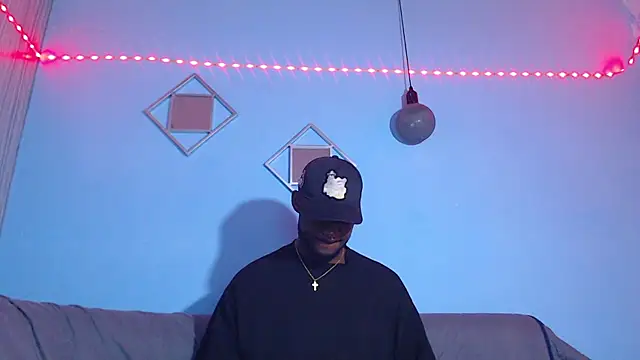 Snapshot of eebony_stallion chatting on June 15, 6:07 pm eebony stallion online show from June 15, 6:07 pm