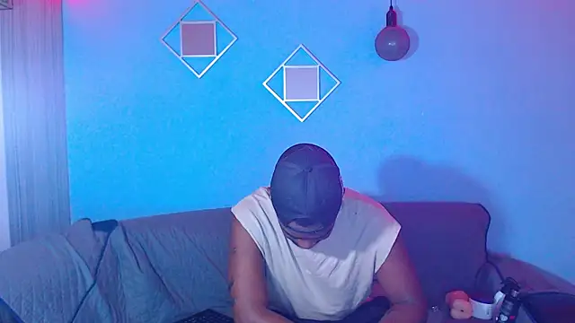 Snapshot of eebony_stallion chatting on June 25, 3:26 am eebony stallion online show from June 25, 3:26 am