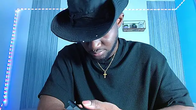 eebony stallion online show from November 3, 6:00 pm