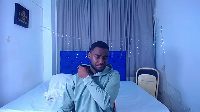 Snapshot of eebony_stallion chatting on January 13, 2:37 am eebony stallion online show from January 13, 2:37 am