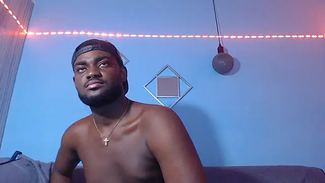 Snapshot of eebony_stallion chatting on July 7, 6:47 am eebony stallion online show from July 7, 6:47 am