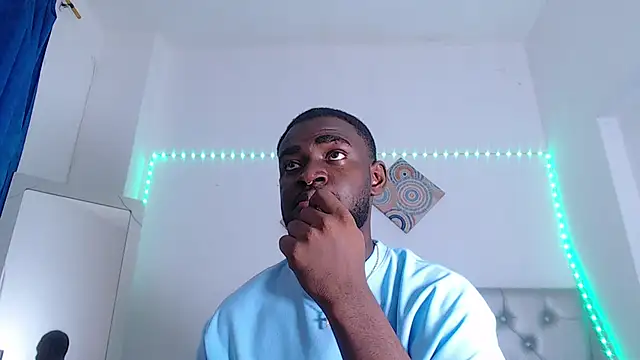 Snapshot of eebony_stallion chatting on January 6, 7:07 pm eebony stallion online show from January 6, 7:07 pm