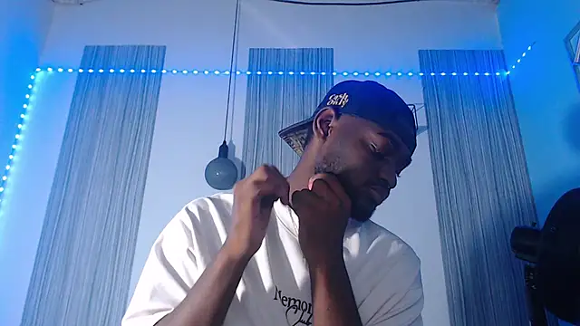 Snapshot of eebony_stallion chatting on February 22, 2:36 am eebony stallion online show from February 22, 2:36 am