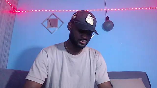 Snapshot of eebony_stallion chatting on June 8, 6:30 pm eebony stallion online show from June 8, 6:30 pm