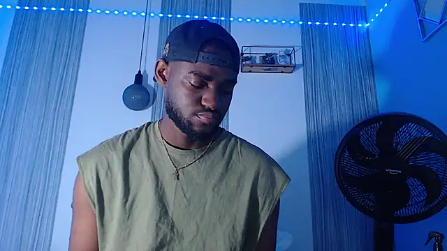 Snapshot of eebony_stallion chatting on February 20, 3:14 am eebony stallion online show from February 20, 3:14 am