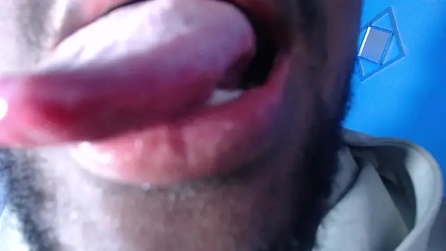 Snapshot of eebony_stallion chatting on February 18, 3:04 am eebony stallion online show from February 18, 3:04 am