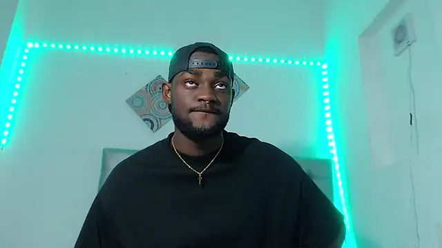 Snapshot of eebony_stallion chatting on January 13, 7:29 pm eebony stallion online show from January 13, 7:29 pm