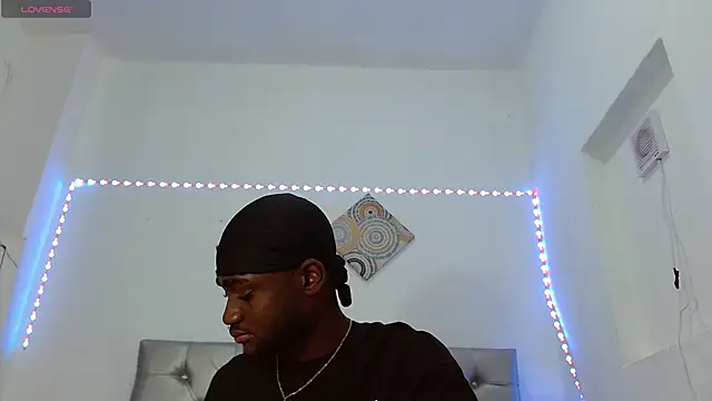 eebony stallion online show from November 13, 6:23 pm