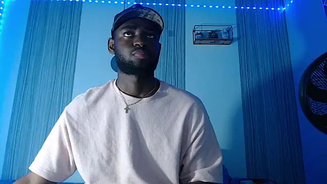 Snapshot of eebony_stallion chatting on February 8, 3:04 am eebony stallion online show from February 8, 3:04 am