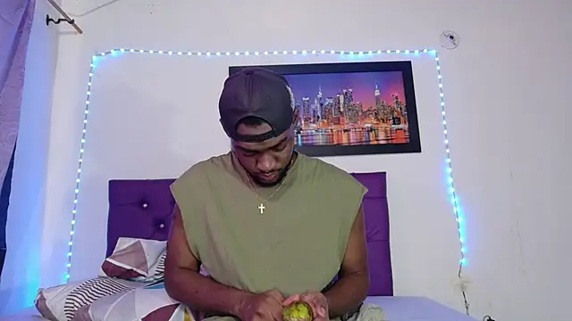 Snapshot of eebony_stallion chatting on April 30, 7:54 pm eebony stallion online show from April 30, 7:54 pm