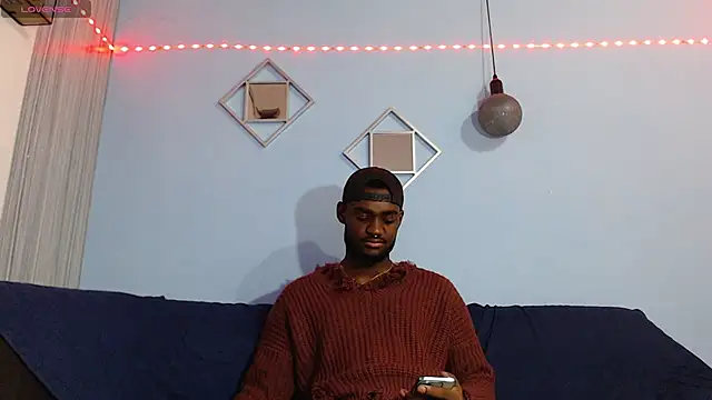 Snapshot of eebony_stallion chatting on May 7, 3:22 am eebony stallion online show from May 7, 3:22 am