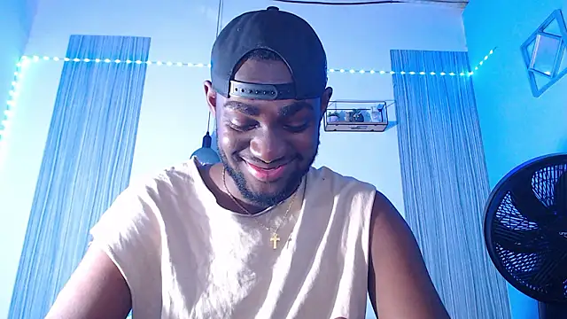 Snapshot of eebony_stallion chatting on February 4, 3:12 am eebony stallion online show from February 4, 3:12 am