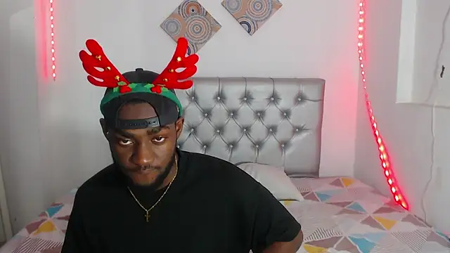 eebony stallion online show from December 3, 6:18 pm